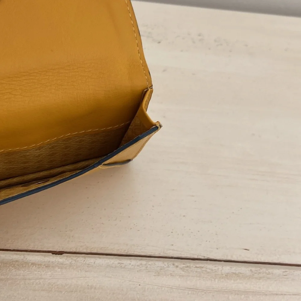 Women’s REID Small Leather Mustard Yellow Change Purse & Credit Card Holder